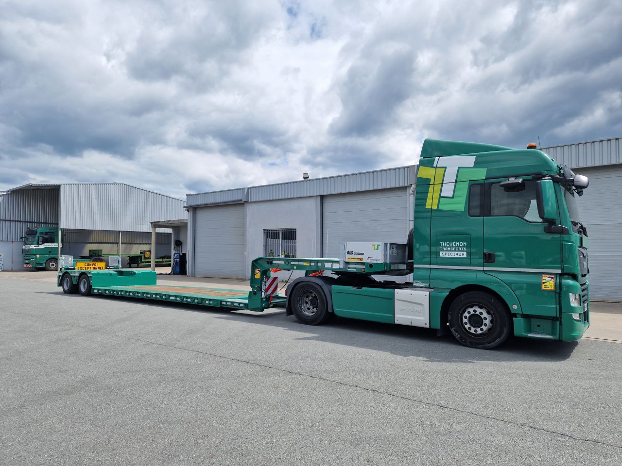 Revamping, recyclage remorque, engagements RSE - Thevenon Transports Spéciaux