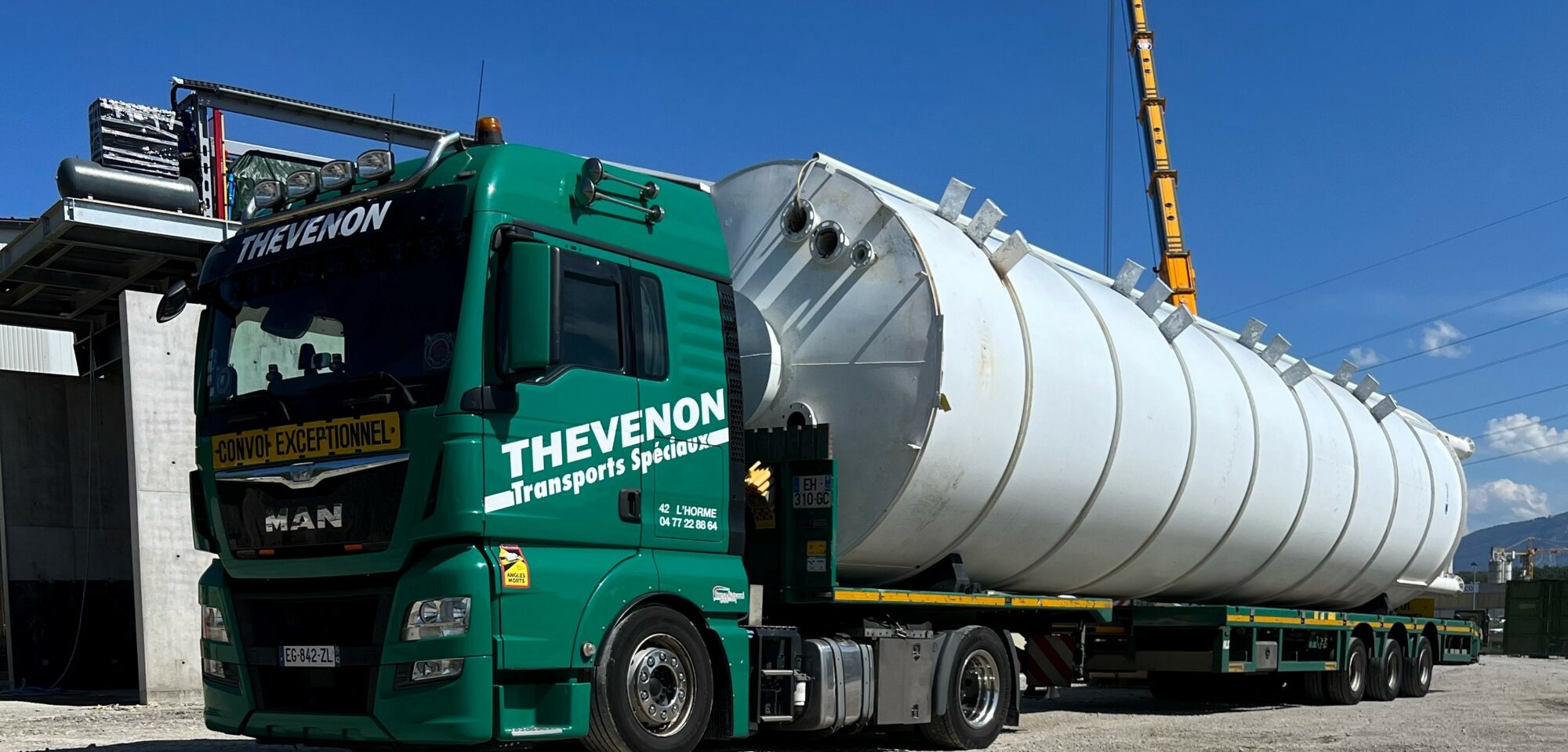 Remorque plateau bas, convoi exceptionnel - Thevenon Transports Spéciaux